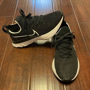 Nike infinity react - black and white